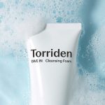 Torriden DIVE-IN Low Molecular Hyaluronic Acid Cleansing Foam - Image 3