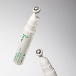 INNISFREE Green Tea Hyaluronic Glow Eye & Face Ball - Image 5