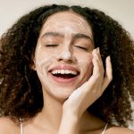 IUNIK Calendula Balancing Foam Gel Cleanser - Image 4