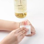 KUNDAL Macadamia Balancing & Moisture Double Deep Cleansing Oil - Image 4