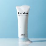 Torriden DIVE-IN Low Molecular Hyaluronic Acid Cleansing Foam - Image 2