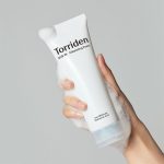 Torriden DIVE-IN Low Molecular Hyaluronic Acid Cleansing Foam - Image 4