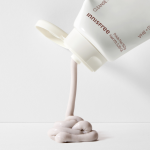 INNISFREE Volcanic BHA Pore Cleansing Foam - Image 3
