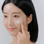 SKIN1004 Madagascar Centella Hyalu-Cica Water-Fit Sun Serum SPF50 + PA + + + + - Image 5