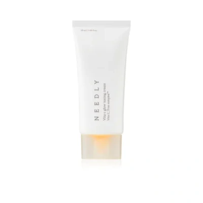 NEEDLY Vita C Glow Toning Cream Tinted moisturiser to even out skin tone – 50 ml