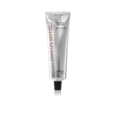 KUNDAL Objet Silky & Buttery Hand Cream Nourishing hand cream with nourishing and moisturising effect – with aroma Earthy Myrrh 50 ml KUNDAL Objet Silky & Buttery Hand Cream Nourishing hand cream with nourishing and moisturising effect – with aroma Earthy Myrrh 50 ml